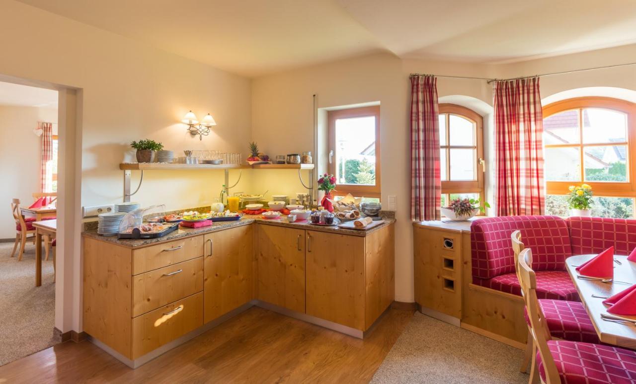 Gaestehaus Burgblick Bed & Breakfast Bisingen Bagian luar foto